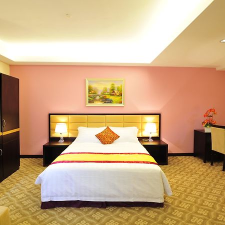 Hallmark Crown Hotel Malacca Exterior photo