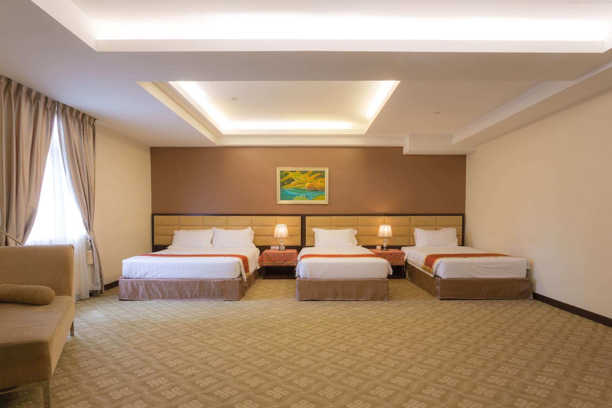 Hallmark Crown Hotel Malacca Exterior photo