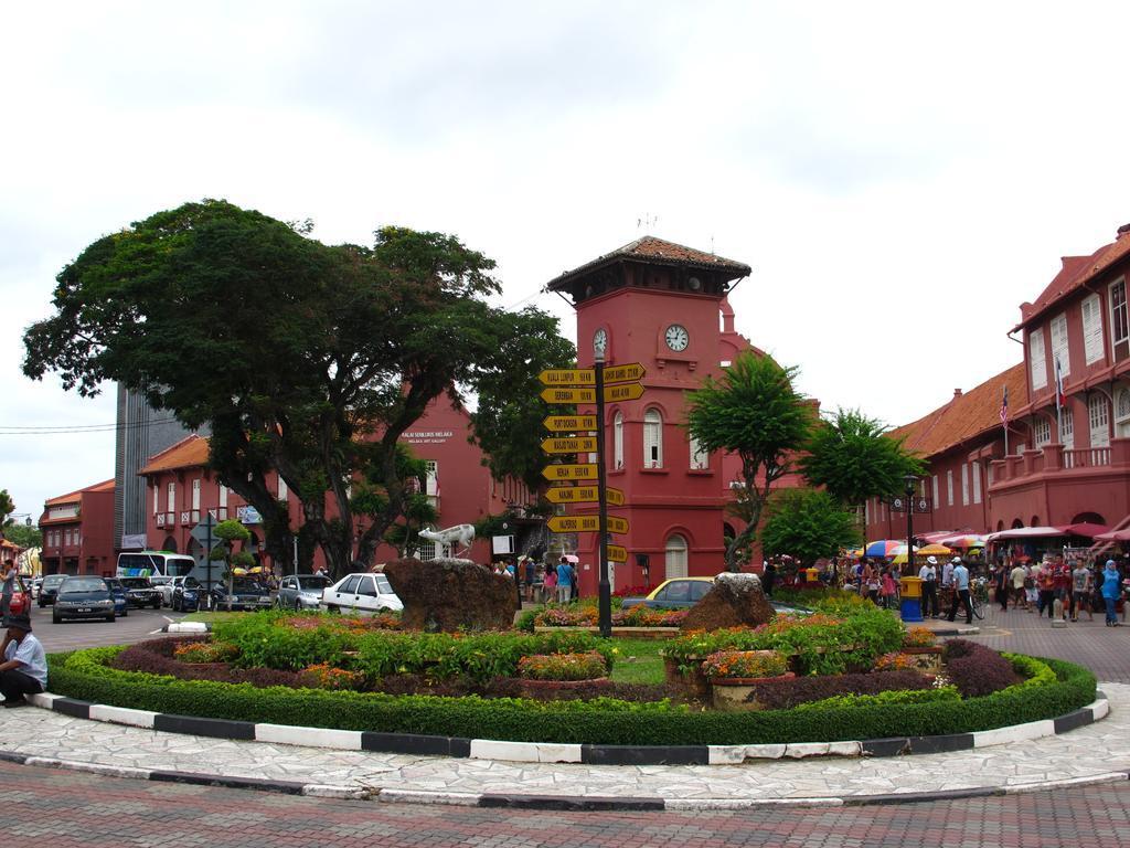 Hallmark Crown Hotel Malacca Exterior photo