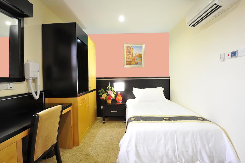 Hallmark Crown Hotel Malacca Exterior photo