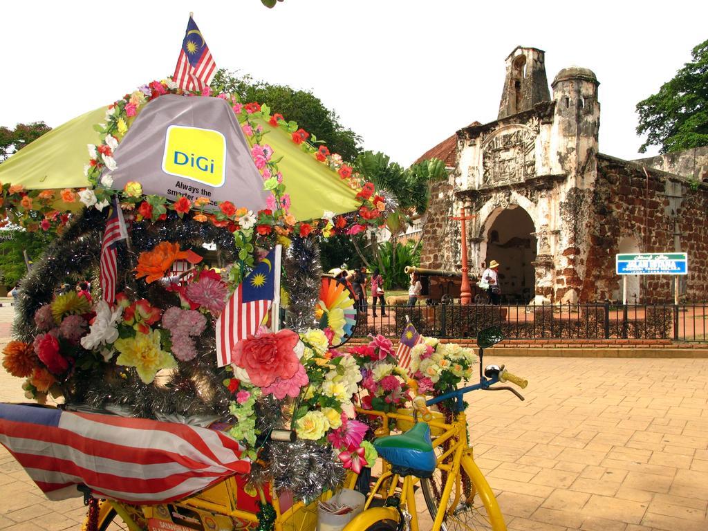 Hallmark Crown Hotel Malacca Exterior photo