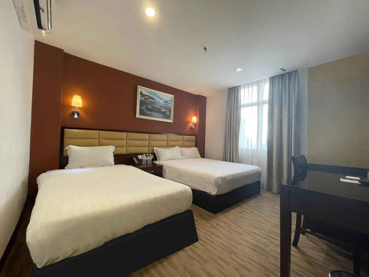 Hallmark Crown Hotel Malacca Exterior photo