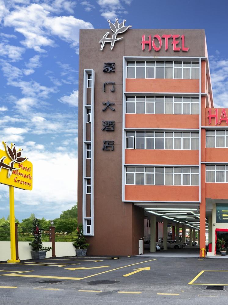 Hallmark Crown Hotel Malacca Exterior photo