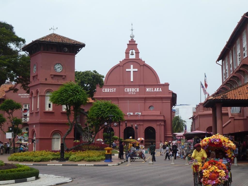 Hallmark Crown Hotel Malacca Exterior photo