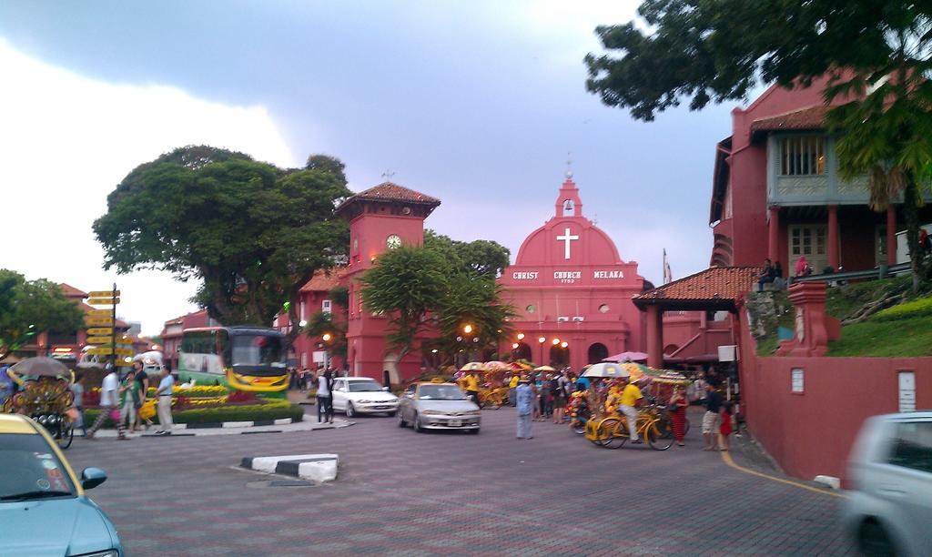 Hallmark Crown Hotel Malacca Exterior photo