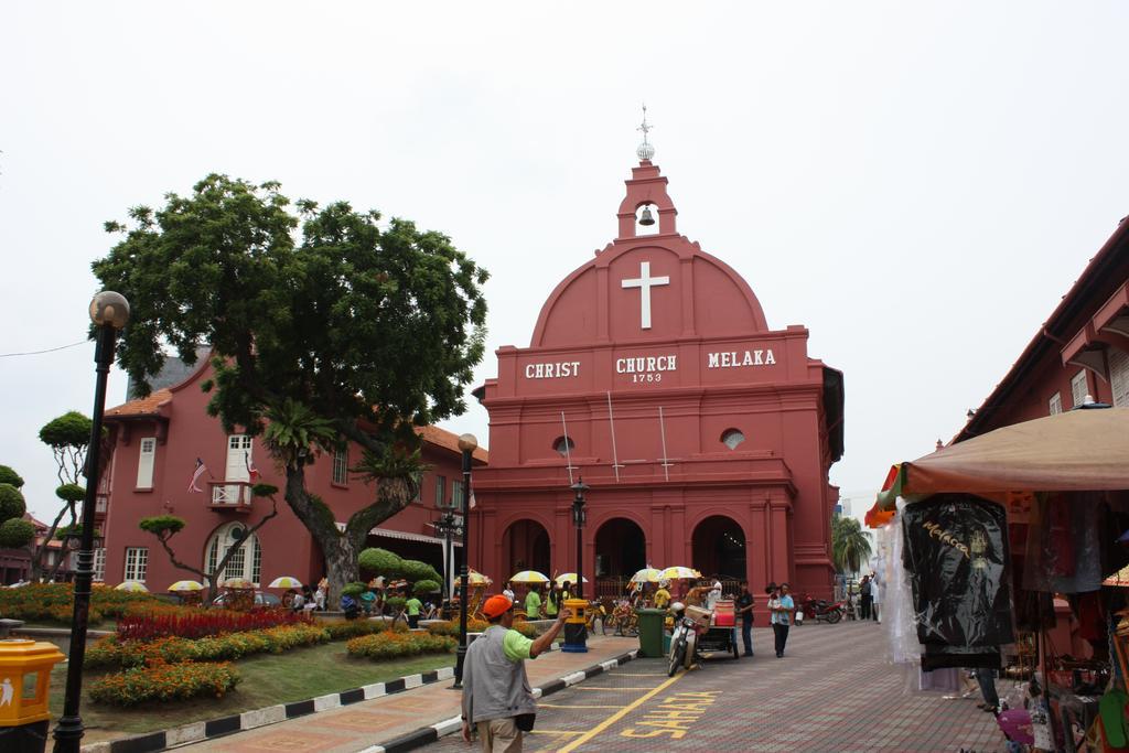 Hallmark Crown Hotel Malacca Exterior photo