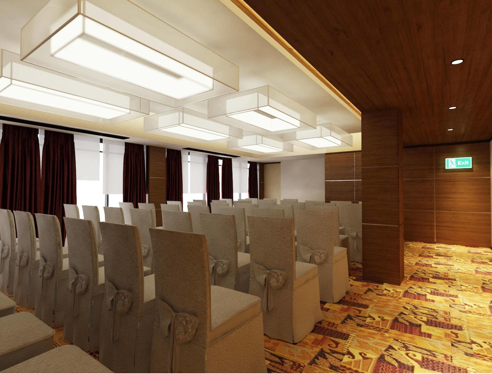 Hallmark Crown Hotel Malacca Exterior photo
