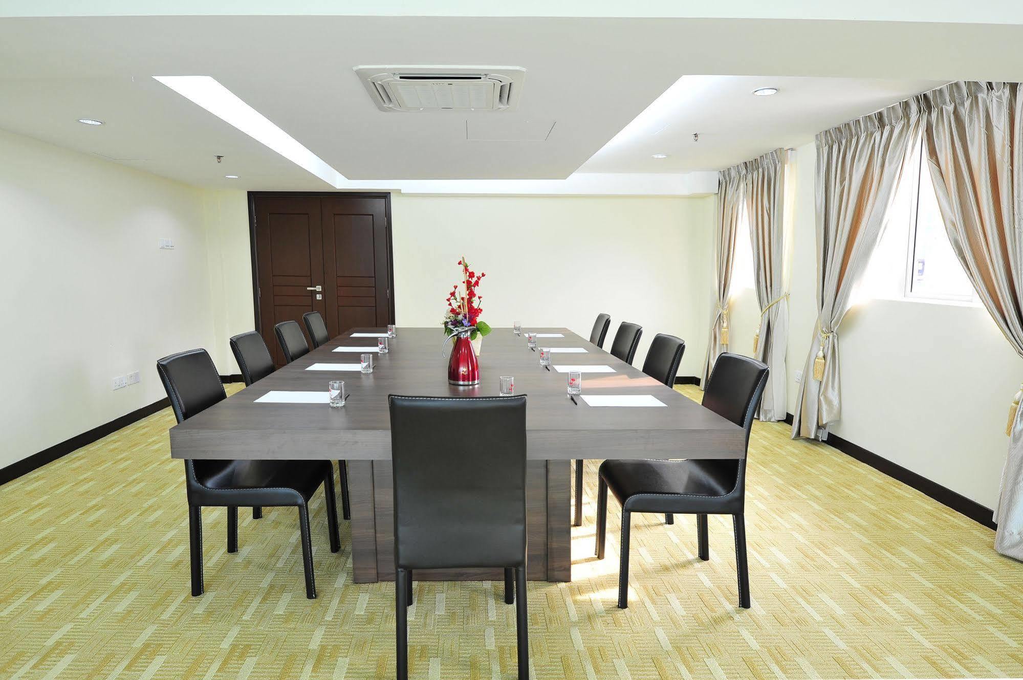 Hallmark Crown Hotel Malacca Exterior photo