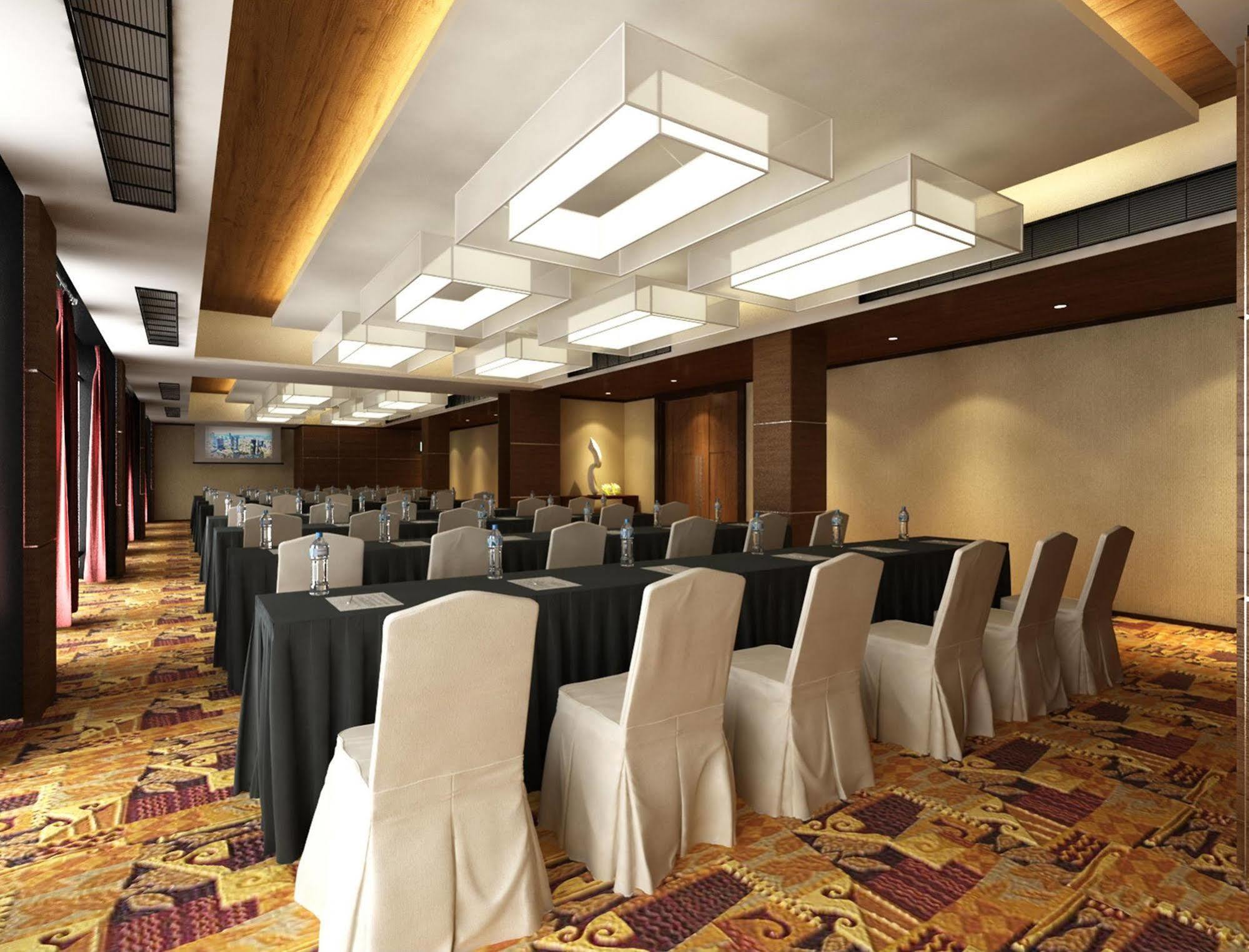 Hallmark Crown Hotel Malacca Exterior photo